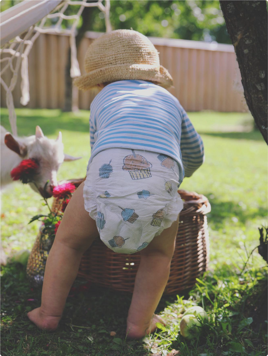 How to put a diaper on the baby?